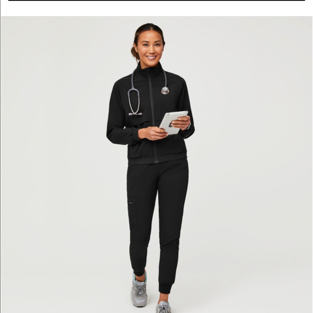 FIGS! New with tags Sydney scrub jacket